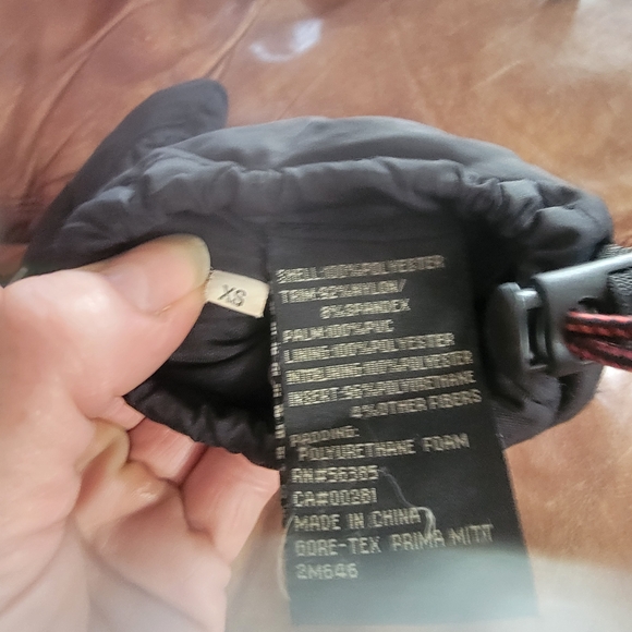 Burton Black Snow Mittens - Picture 4 of 5